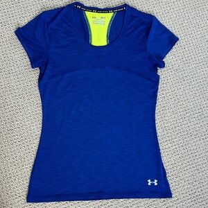 Under Armour Run Heat Gear Workout Blue Short Sleeve Semi-Fitted Top